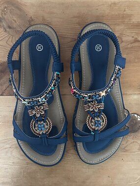 ⭐BEADED SANDALS in Blue, size 5.5 to 6 – LIKE NEW⭐
